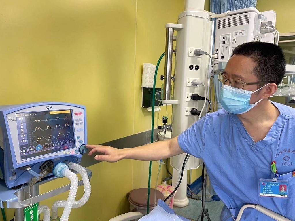 专题|医师节专题报道②｜与时间赛跑 拼尽全力拯救患者