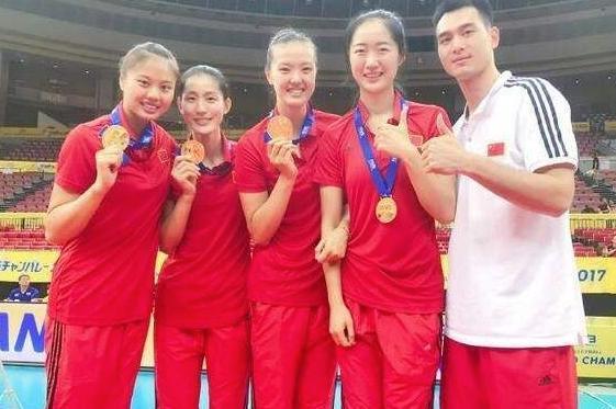 杨佳|排球女神术后罕亮相！赢张常宁成颜值天花板，被盼归队扶持两新星