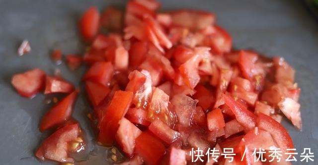 西红柿|美味可口的番茄燕麦烩饭,制作简单,营养又健康!