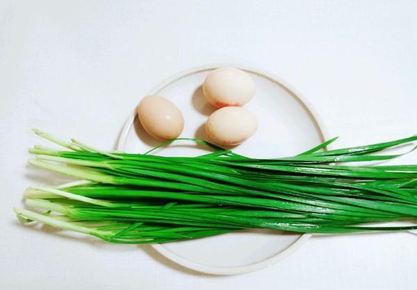 “立春”后,此菜要多吃,3块钱一捆,消炎杀菌助排便