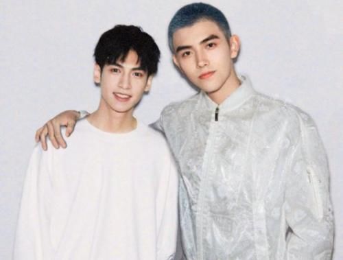 《创4》总决赛嘉宾曝光，邵明明和韩美娟再度同台，王嘉尔和赵薇是重头戏