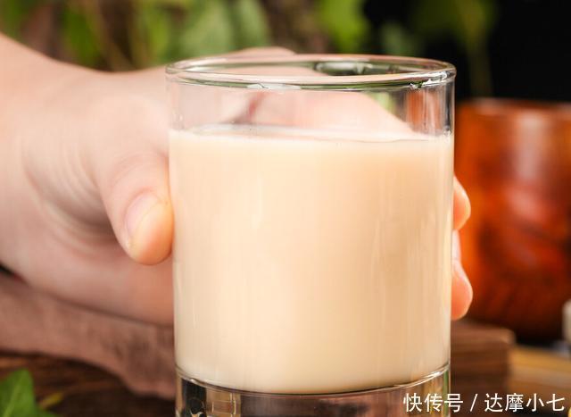 胆固醇|胆固醇“喜欢”一种食物,偶尔来一点,高血脂或许悄悄走了