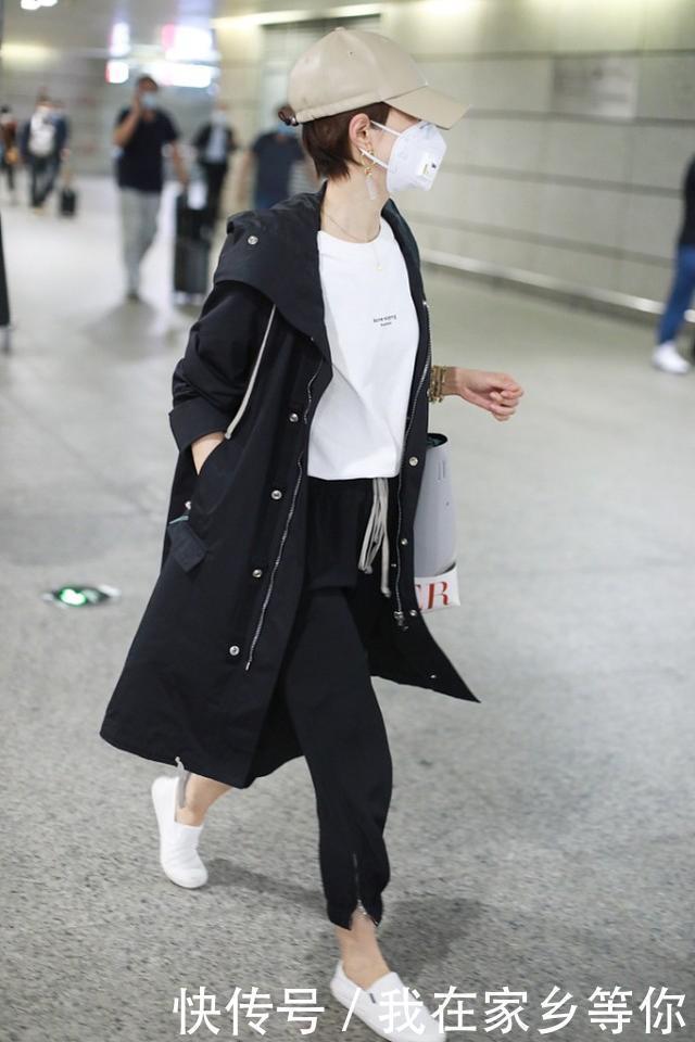 上衣|长发的马伊琍有点显普通,穿白上衣配白裤,模样减龄年轻感十足