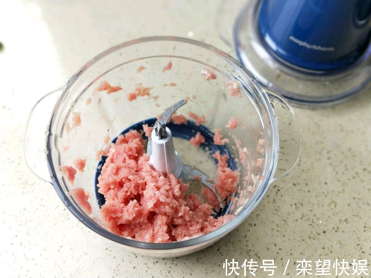绞肉机|肉丸和腐竹一起焖煮，鲜美下饭，做法简单，豆香味浓郁，很好吃