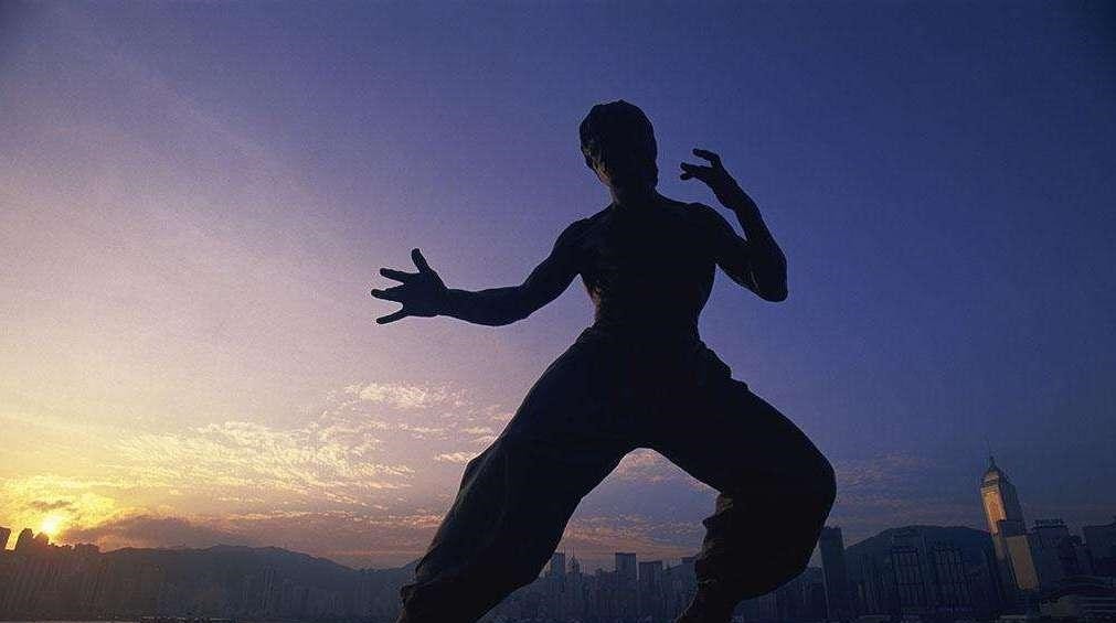 中国人|李小龙一生打遍天下无敌手, 但妻子琳达却说出了他最害怕的对手