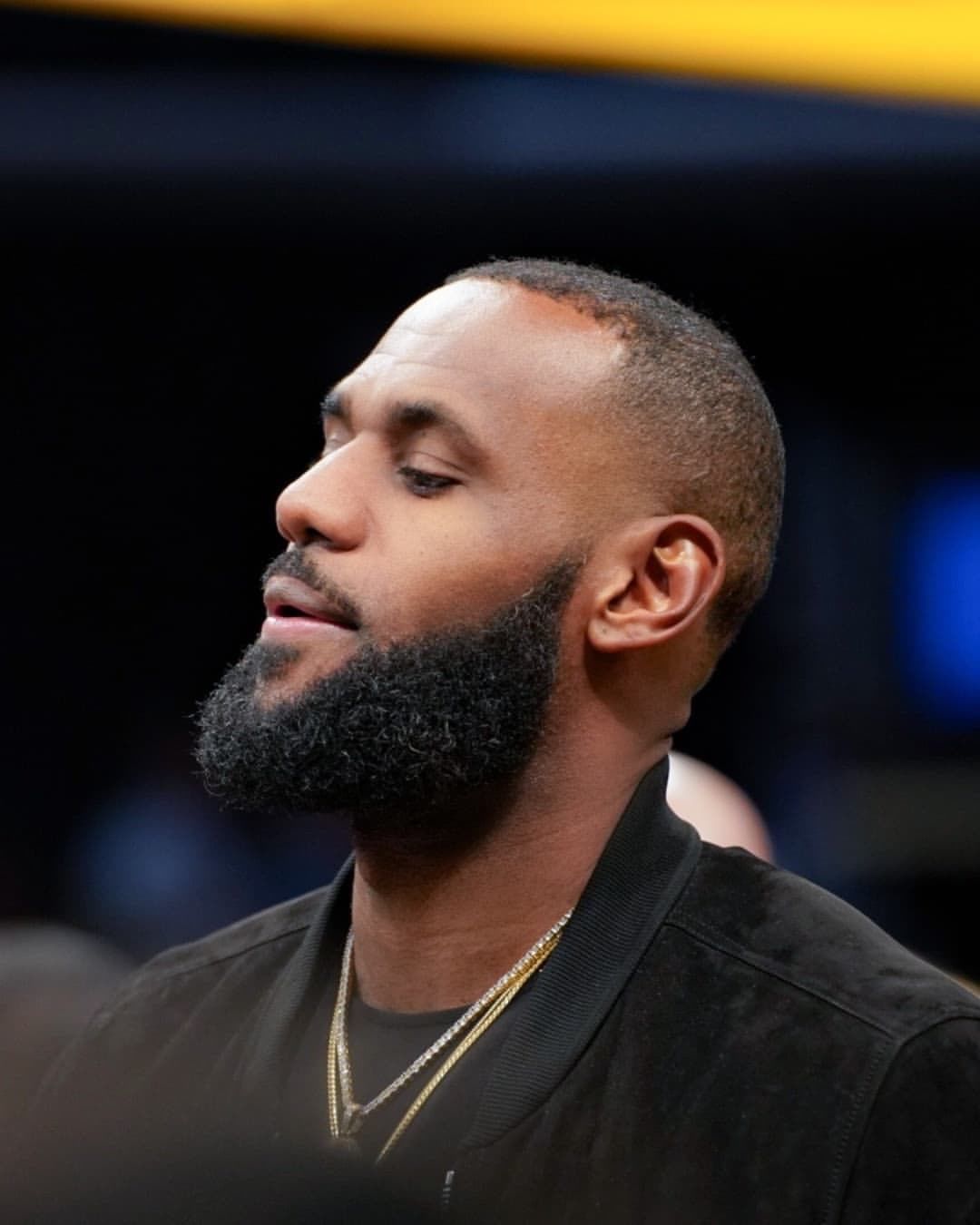 詹姆斯|父子籃球！媒體曬詹姆斯今日觀戰(zhàn)大兒子布朗尼比賽組圖