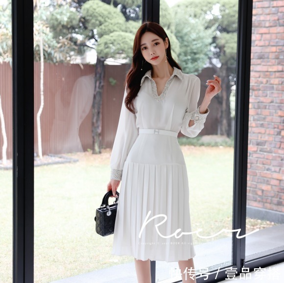 贝加莫雪穗|女神孙允珠高清时尚搭配:贝加莫雪穗晶莹飘绢百褶长裙