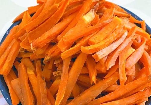 不用|不用晾晒也能做出软糯香甜有嚼劲的红薯干，保存时间长干净又卫生