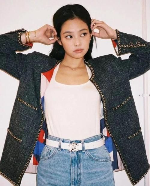 女人如果不差钱的话，早春建议多穿这3件衣服，时髦洋气又提气质