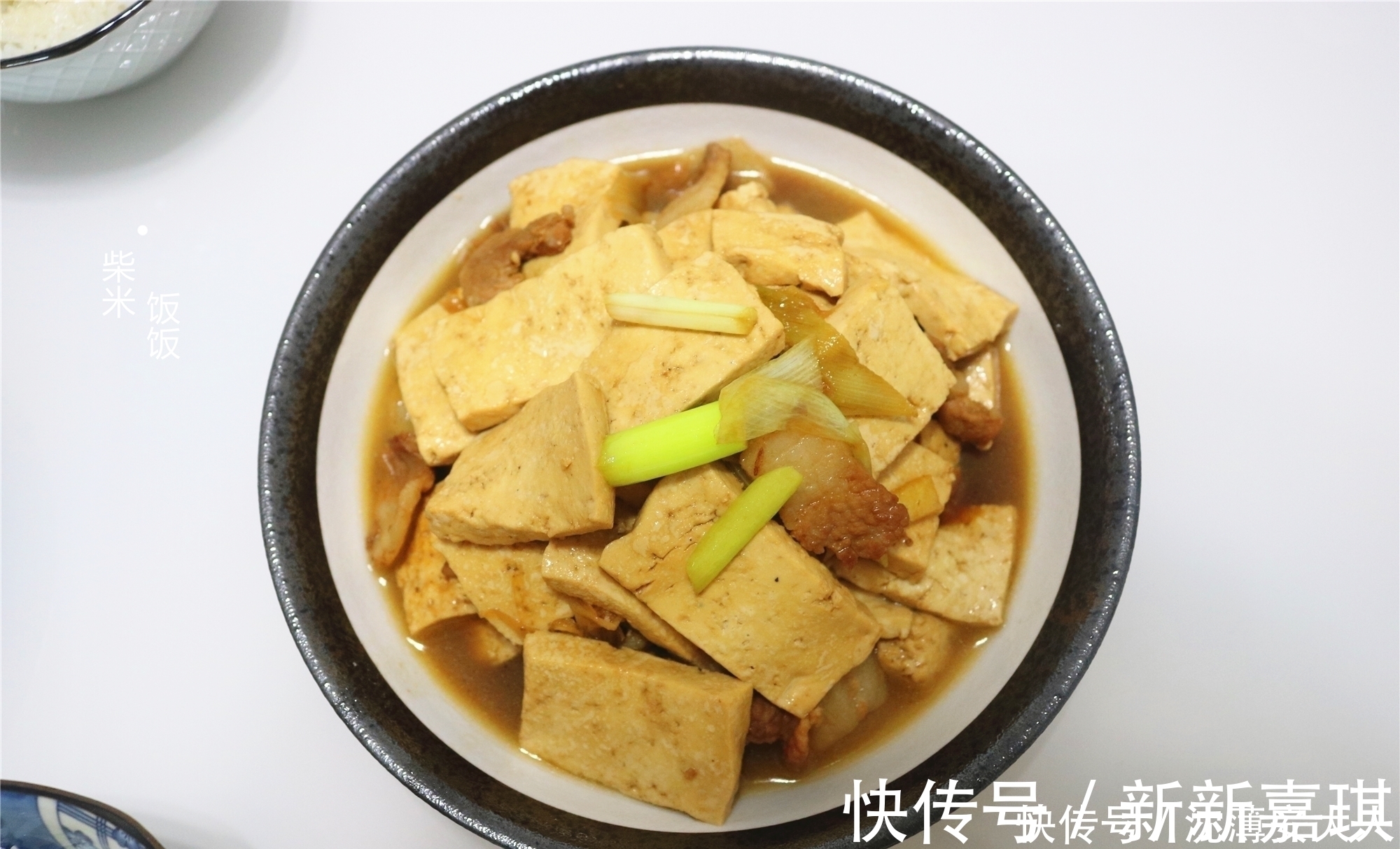 我和女儿的晚餐,2个菜,娘俩吃得津津有味,连菜汤也不剩