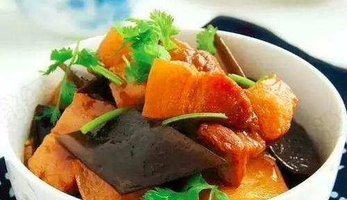 中年人想要身体好，多吃3种美食，排毒养颜，延缓衰老，滋补身体