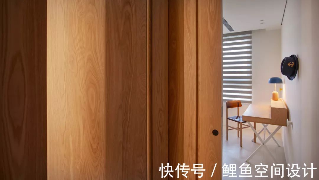 客厅|180㎡现代简约，暖色调的浪漫，温馨舒适自然