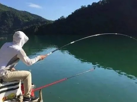 钓鱼技巧:线组上的严重影响灵敏度的三个地方,很多钓友忽视,严重影响上鱼率