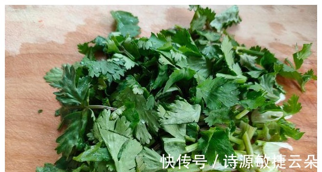 炒茄子|炒茄子时，记得“放3味去1味”，茄子不吸油，入味更好吃！