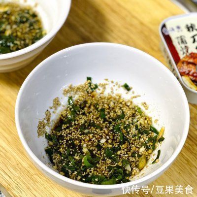 不重样早餐组合｜酸汤肥牛面+茶叶蛋+百香果柠檬水