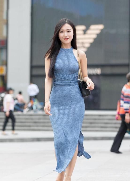 潮流小姐姐如花似月,尽显成熟灵动风,让女人美丽依旧