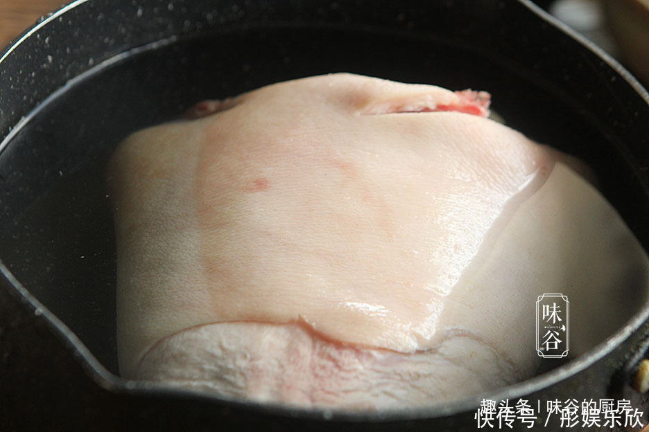 年夜饭少不了此道硬菜,寓意吉祥,咬一口满嘴香,贵点也要吃