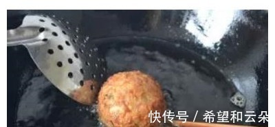 美味|想要做出有名的传统菜肴红烧狮子头，只需3步即可，营养又美味！