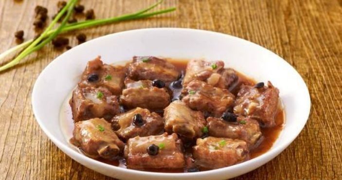 做豉汁蒸排骨,牢记“2个要点”,蒸好后排骨软嫩不腥,味道浓厚