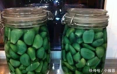 加醋|60岁奶奶:腌腊八蒜,只加醋就错了,多加点它,蒜瓣像翡翠一样