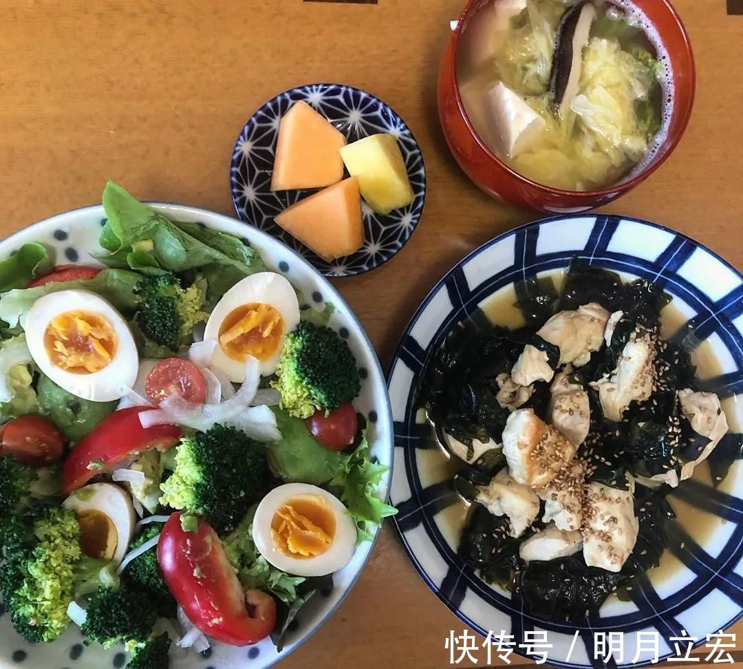 t181cm日本肌肉壮男走红,每天深蹲练出大粗腿,网友不淡定了