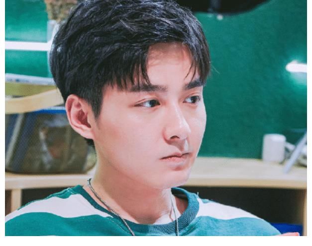 马董|《心动4》洪成成去剪发,意外暴露真实牙形,难怪被马子佳拒绝