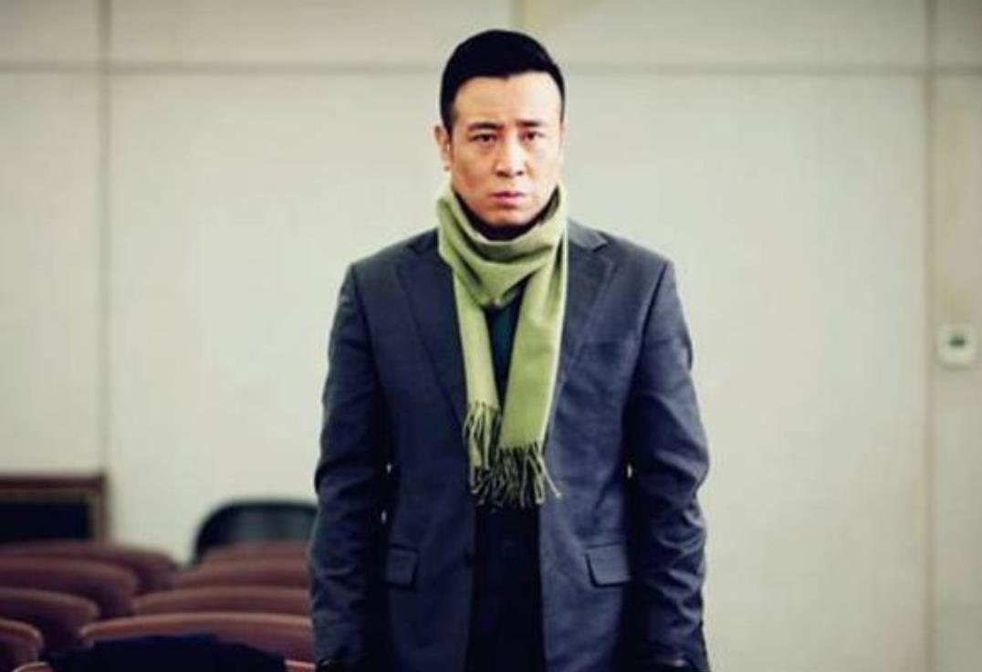 天降大任于斯人|他家中贫寒被长姐喂奶长大,8个哥姐供他读书,成名后回馈全家