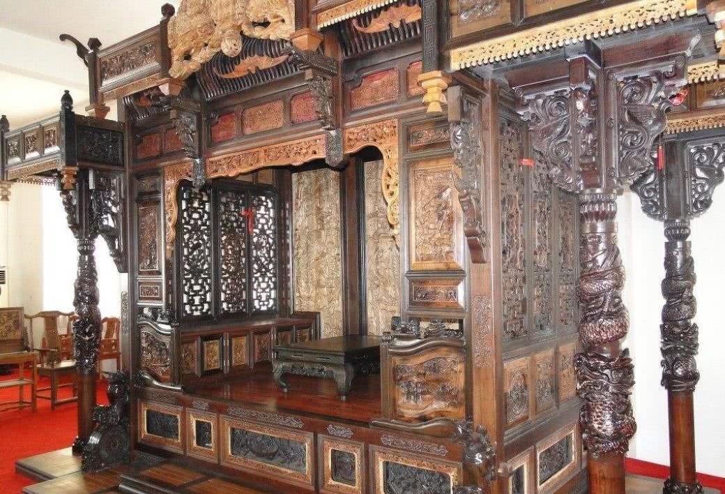 清朝|男子展出清朝“龙床”，价值5个亿，专家：建议上交