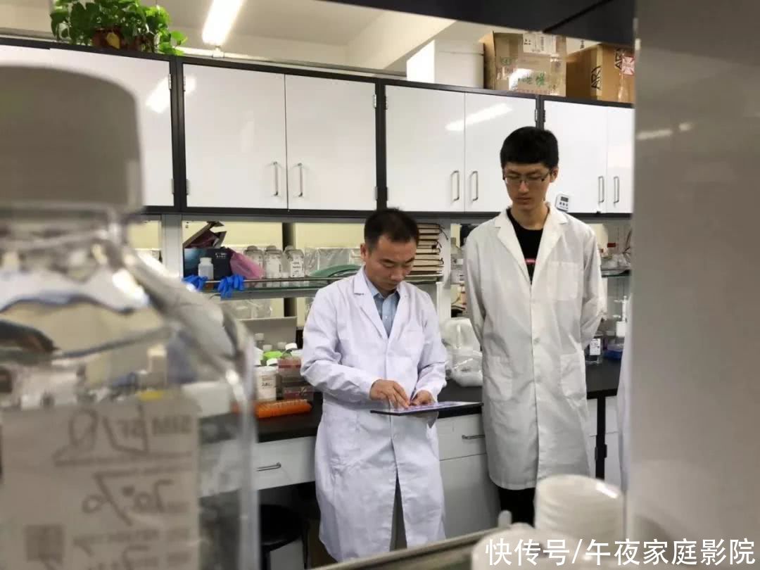 历史|哈工大最年轻院长黄志伟，曾创造学校历史第一，如今却选择了离开