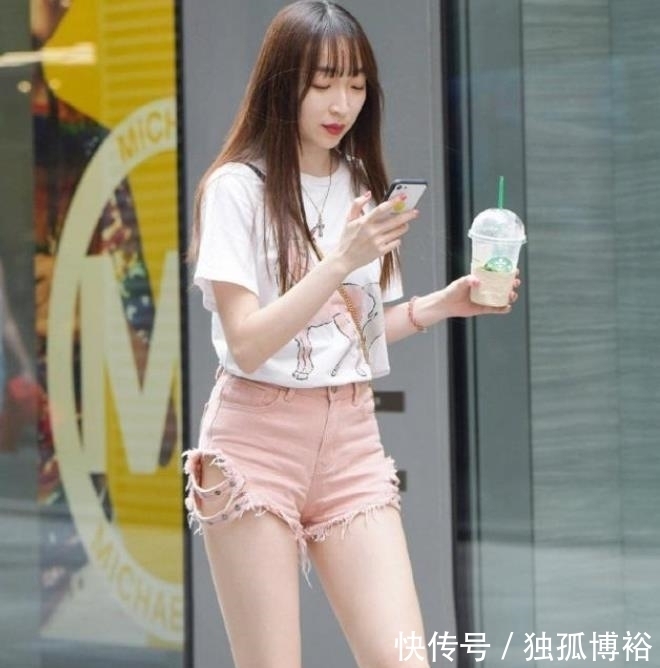 身姿|美女街拍身姿美丽的小姐姐,靓丽穿搭,活泼又可爱