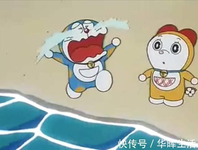 哆啦原来哆啦A梦一出生并不是蓝色，变色过程也太惨了