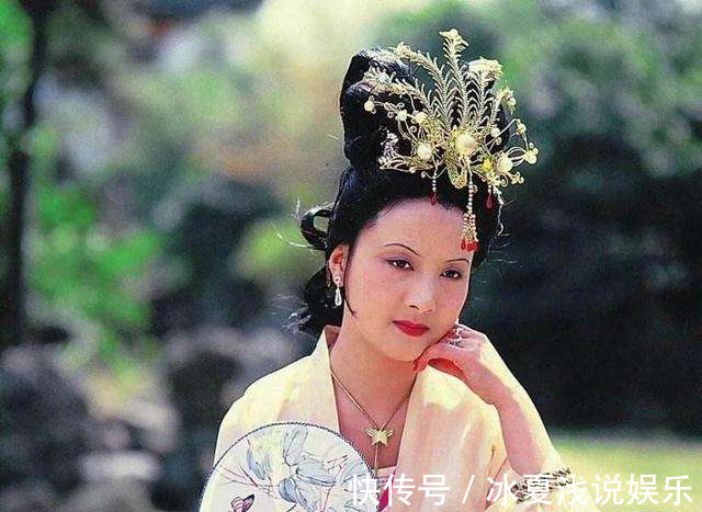 贾宝玉#《红楼梦》:贾宝玉关爱女子,其实,有一个人或许比他做得更好