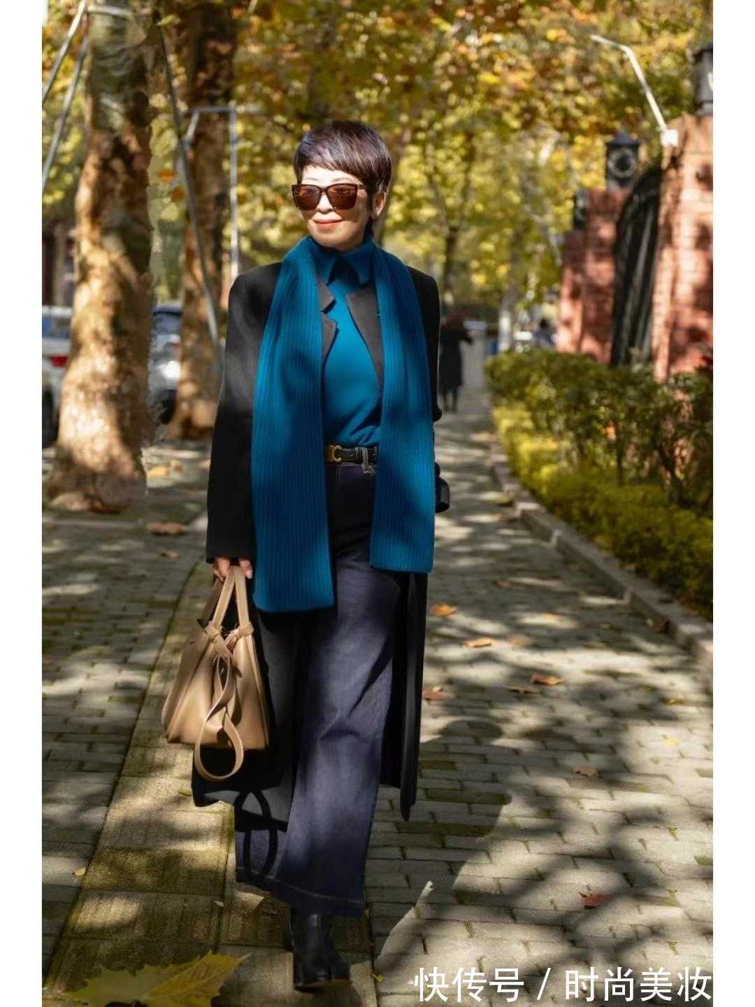 女性们 毛衣如何穿更“显贵”?看这位60岁奶奶的日常穿搭,高级又减龄