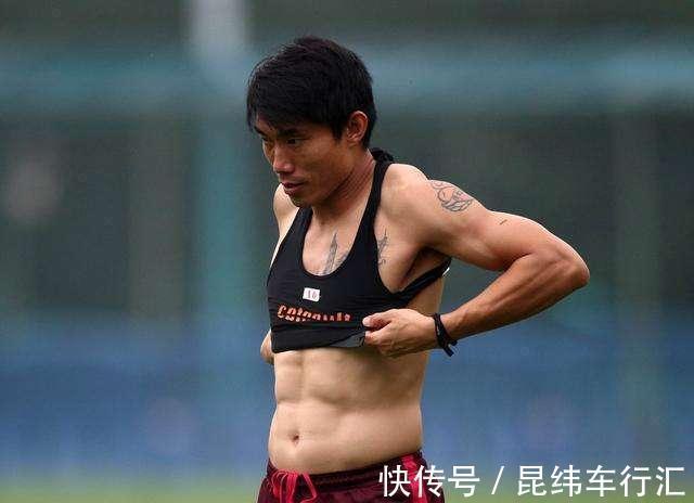 鲁能|还叫国足“白斩鸡”?正视现实吧,国足和欧美球员的肌肉没有差别
