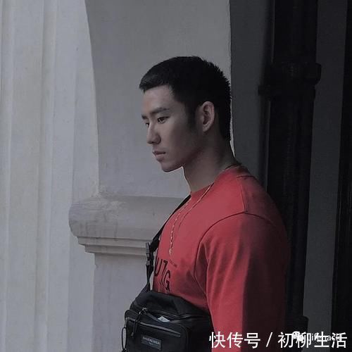 肌肉|185cm肌肉男模走红,雄性荷尔蒙让网友不淡定了