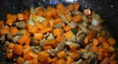 秘制|平凡生活中遇到的多彩味道,我的秘制炒三丁,食材丰富、制作简单