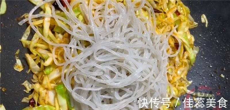 家常|我家最爱吃此道菜,简单又快速,3块8钱一大锅,全家百吃不厌
