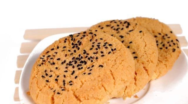 自己做桃酥时,掌握三个诀窍,桃酥香味扑鼻,酥脆可口