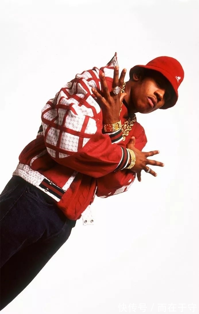 潮流 潮流大神最爱干的事就是把LV、Gucci和爱马仕剪碎做成“假货”？