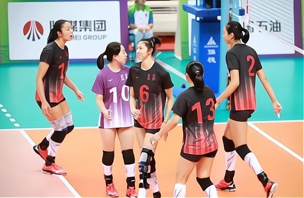 江苏女排|00后小将大爆发！进攻拦网全面发威成得分王，新版颜妮横空出世
