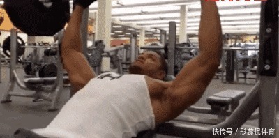 卧推|只练卧推,胸肌会很难看是吗?你所谓的卧推胸,其实是种妇科病