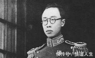 宝刀$老农拿祖传宝刀鉴宝,专家看到四个字敢问家父是!