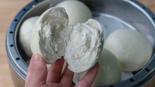 馒头又出新做法,不放一粒酵母,也不用二次醒发,一大锅不够吃的