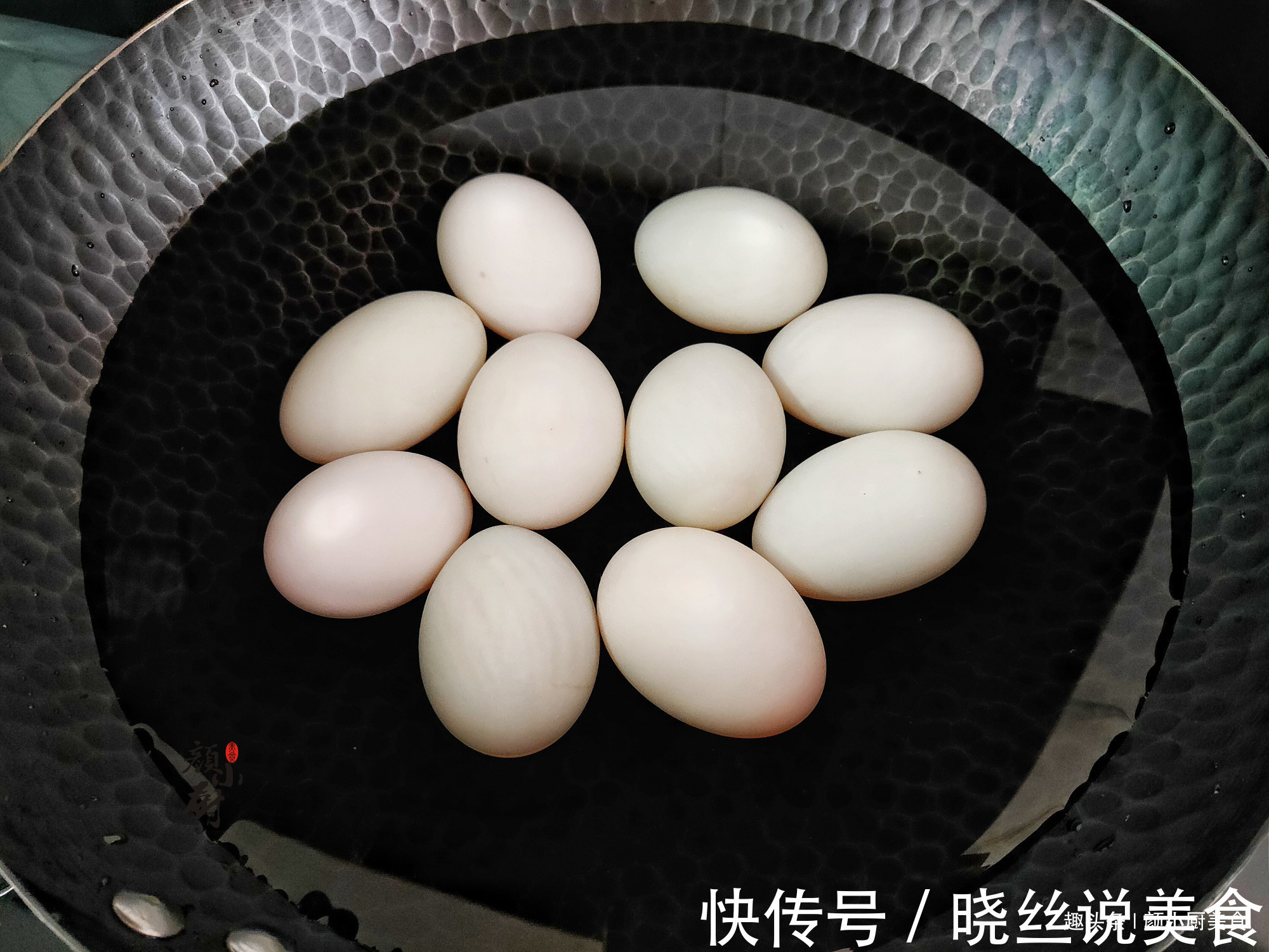 腌鸭蛋有秘诀，无需黄泥，无需盐水，个个起沙流油，嘎嘎香