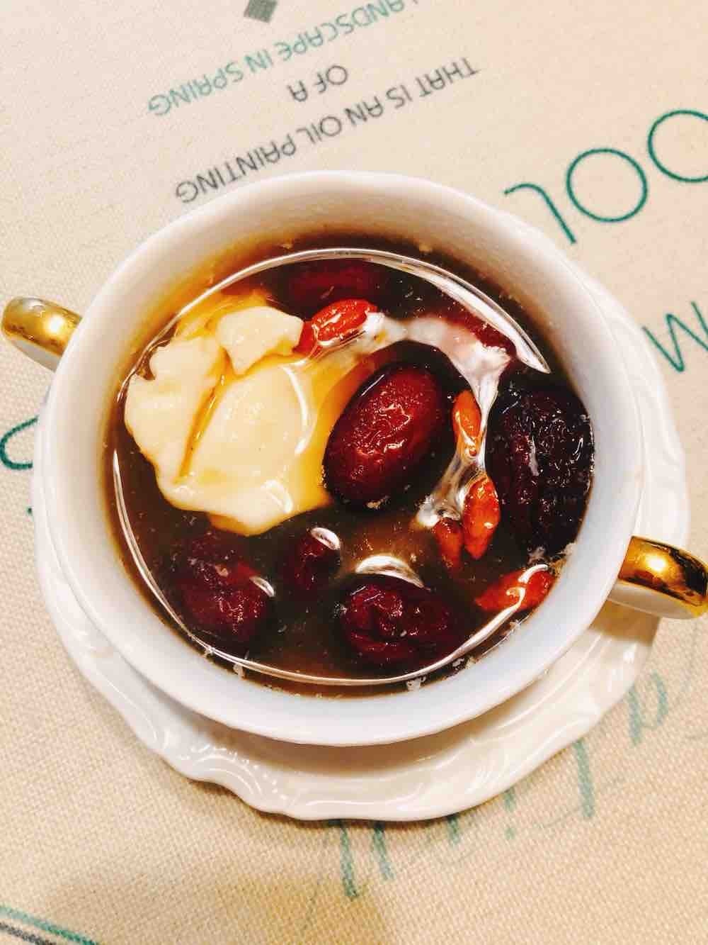 蒂端|白发越长越多，原来是这出问题！每天喝1点，不脱发更加乌黑油亮