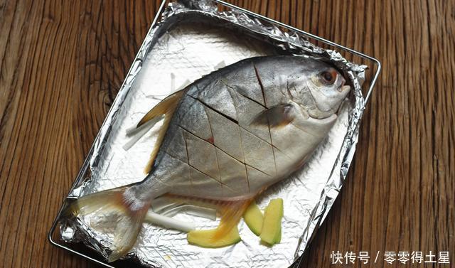 入味|下饭重口菜烤金鲳鱼,外皮微焦有弹性,鱼肉细腻入味,下酒下饭