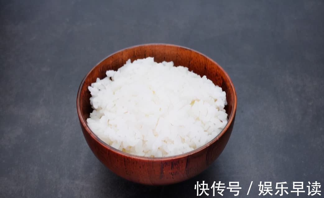 高血糖|58岁院士，研究糖尿病30年！想稳住血糖，3种食物劝你少吃