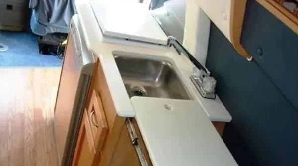 灶台|小厨房终于有救了，水槽上装个“抽屉”，台面最少多出30公分！