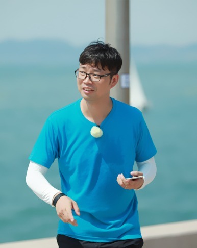 王迅被贾乃亮用洗脚水泼脸遭侮辱，演艺圈通病，不火的明星没人权