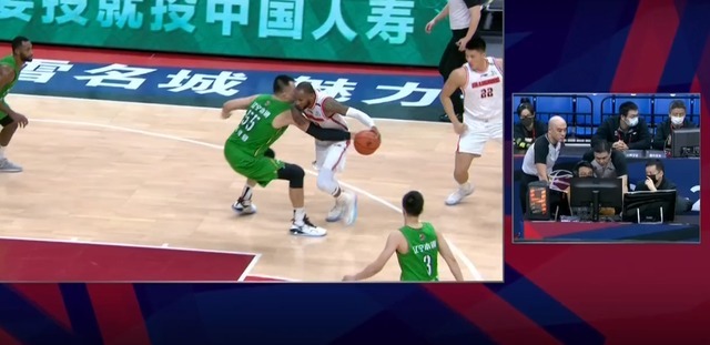 杜锋|辽宁韩德君确认鼻梁骨折!杜锋亲自上前慰问,韩德君真的生气了